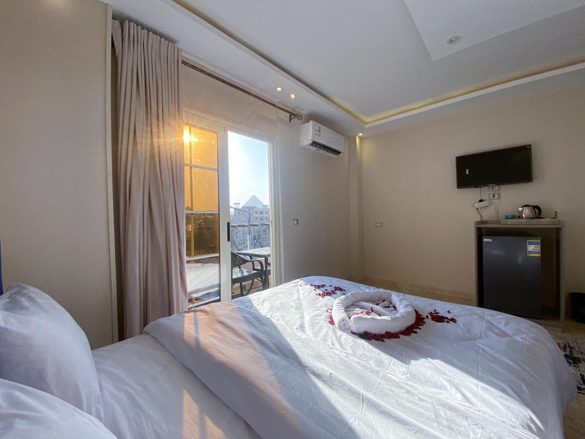 Young Pharaoh View Inn カイロ エクステリア 写真