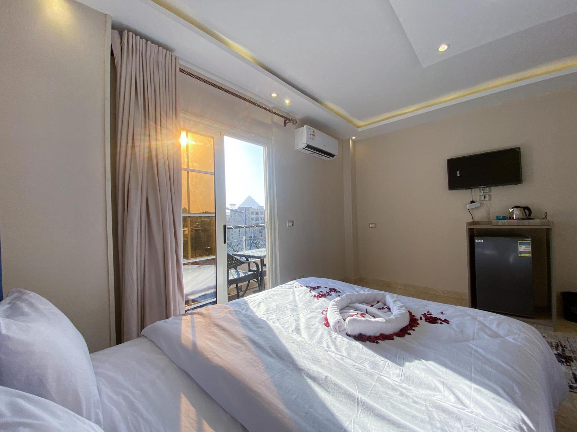 Young Pharaoh View Inn カイロ エクステリア 写真