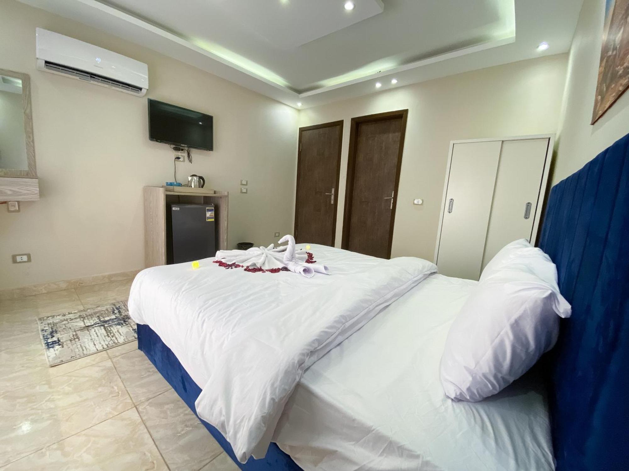 Young Pharaoh View Inn カイロ エクステリア 写真